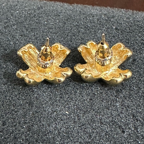 MONET Vintage Post Earrings - Gold Tone - Picture 4 of 6